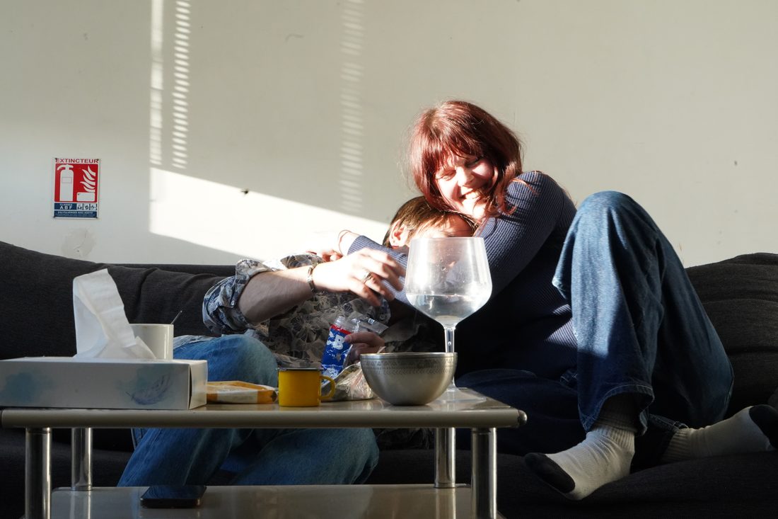 Travail de scène entre acteurs en atelier