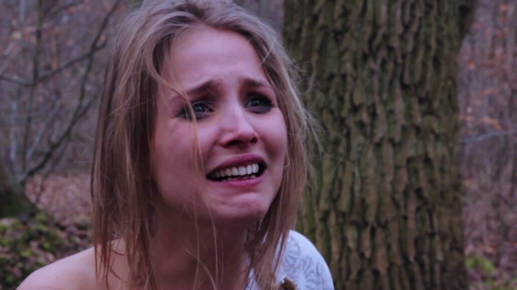 Image extraite du Film Démo "Antichrist", avec Déborah Krey, réalisé par Adeline Bonacchi pour MAC Éclosion